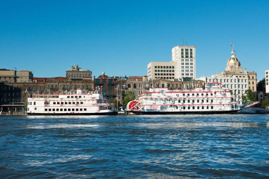 Savannah: Riverboat Cruise & City Tour Combo - Where to Sit and How to Photograph the Skyline