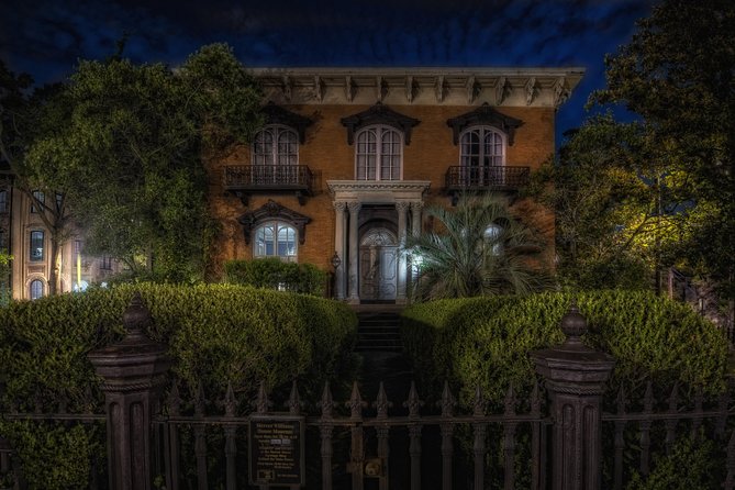 Savannah's Ghost City "Dead of Night" Walking Night Tour - Johnson Square: unmarked graves and the story under the monuments