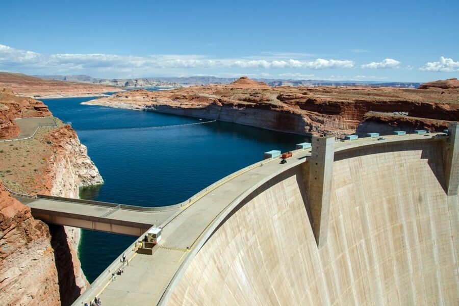 Sedona or Flagstaff: Horseshoe Bend & Antelope Canyon X Tour - Glen Canyon Dam and Lake Powell: a smart bonus stop