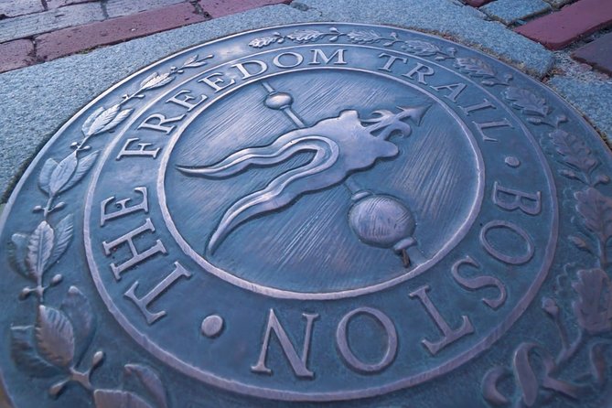 Self Guided Classic Freedom Trail Location Aware (GPS) Walking Audio Tour - Starting at Boston Common: getting oriented at 139 Tremont St