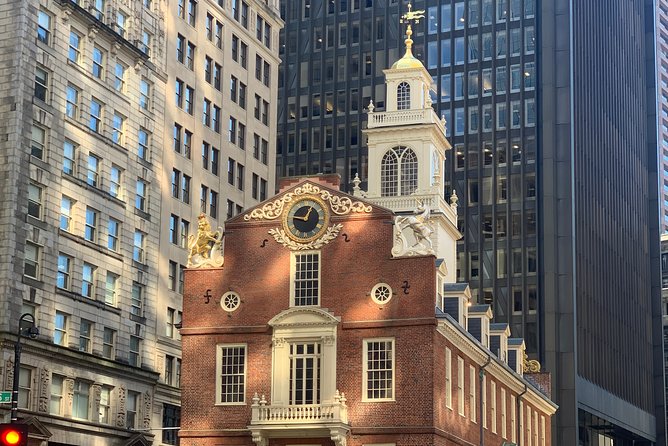 Self Guided Classic Freedom Trail Location Aware (GPS) Walking Audio Tour - Walking the Freedom Trail spine: Granary to Faneuil Hall to the old meeting places