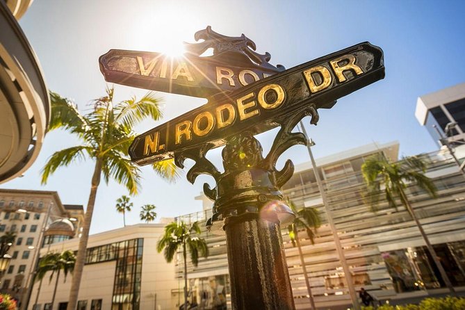 Shared 3 Hour Los Angeles Tour - Mulholland Drive Views and the Universal City Overlook Shot
