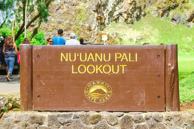 Sights & Bites Ultimate Oahu Circle Island Foodie Tour - Pickup from Waikiki: convenience that saves your whole morning