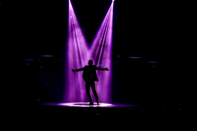 SIX Show in Branson - Song variety, humor, and the faith element