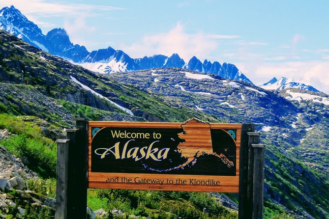 Skagway Shore Excursion: White Pass Summit and Skagway City Tour - Skagway city tour: rail history, lookouts, and real Gold Rush characters