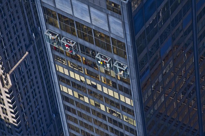 Skydeck - Willis Tower Admission - The Ledge glass balcony: photo timing and height nerves