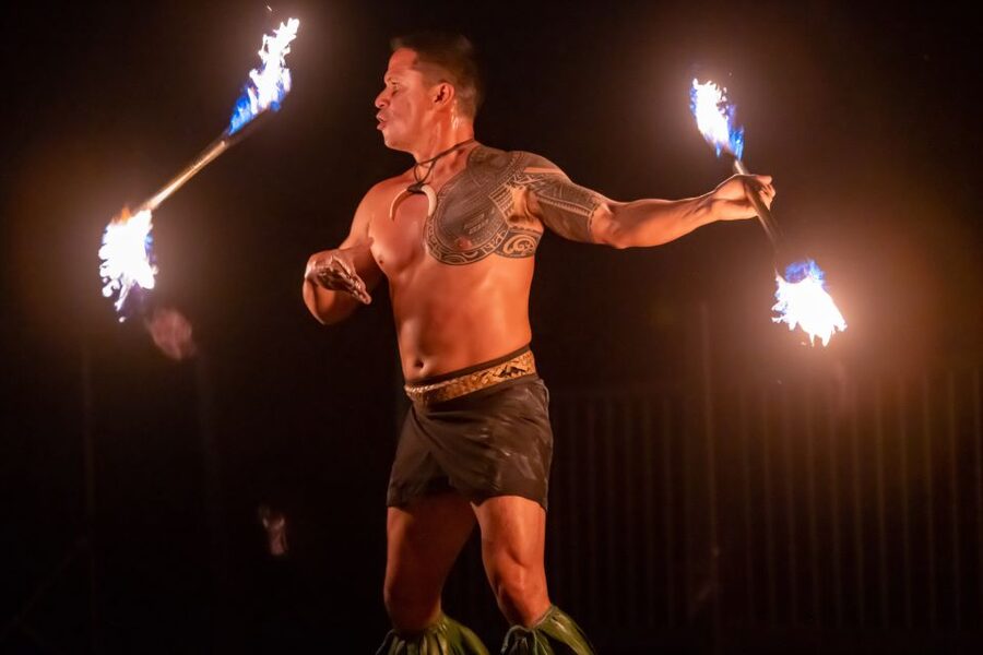 South Maui: Gilligans' Island Luau with Dinner and Drinks - Why Gilligans in Kihei feels different