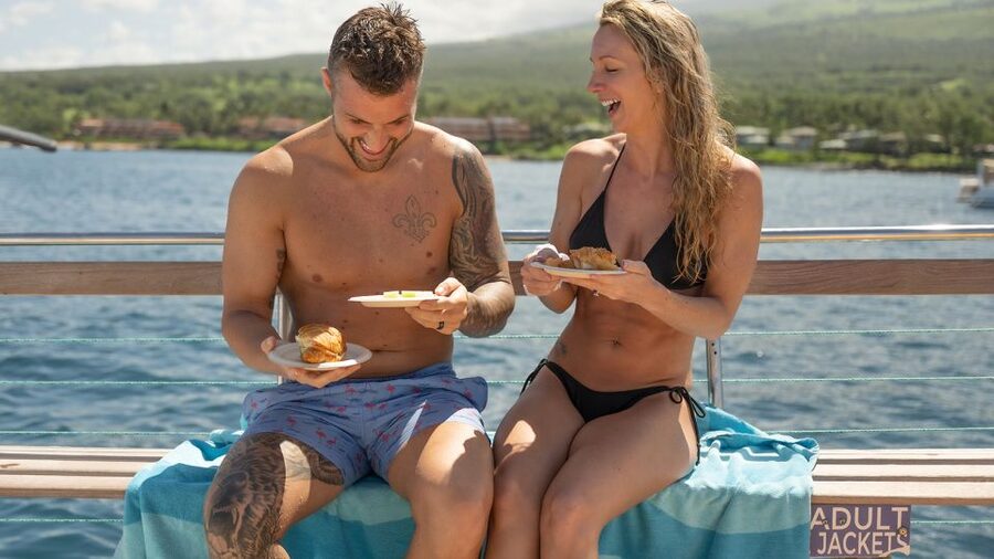 South Maui: Molokini & Turtle Town Snorkeling Tour with Meal - Costs and optional add-ons that can be worth it
