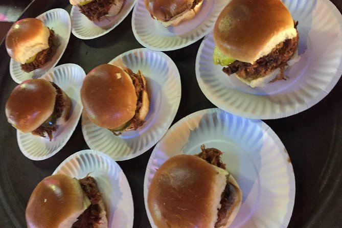 Southern Flavors Food, Pub Crawl, and History Walking Tour - Southern Flavors in Savannah: what the tour really feels like