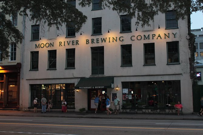 Spooky Savannah Haunted Pub Crawl - How the Timing Works When It Feels Cold or Crowded