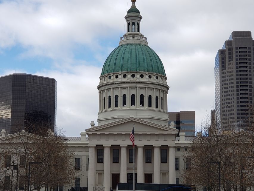 St Louis: 75-Minute City Trolley Tour - Old Courthouse and Millionaire’s Row: power, wealth, and placement
