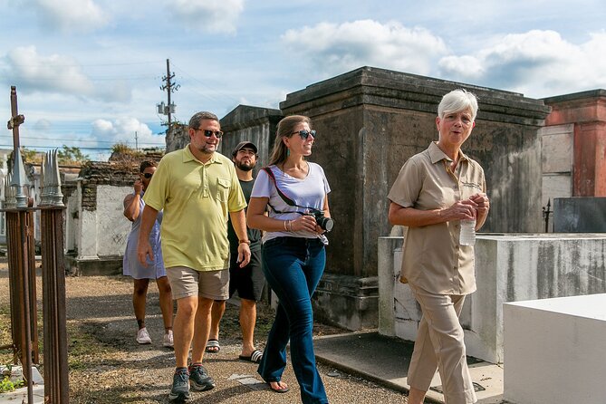 St. Louis Cemetery No. 1 Official Walking Tour - Parking and getting there without stress