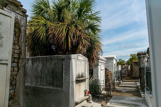 St. Louis Cemetery No. 1 Official Walking Tour - The Marie Laveau stop: the New Orleans story behind the name