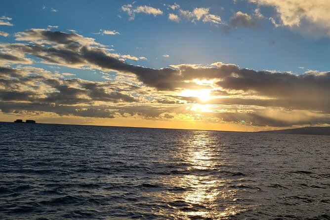 Sunset Dinner Cruise in Honolulu, Hawaii - The 2-hour timeline and how the evening flows