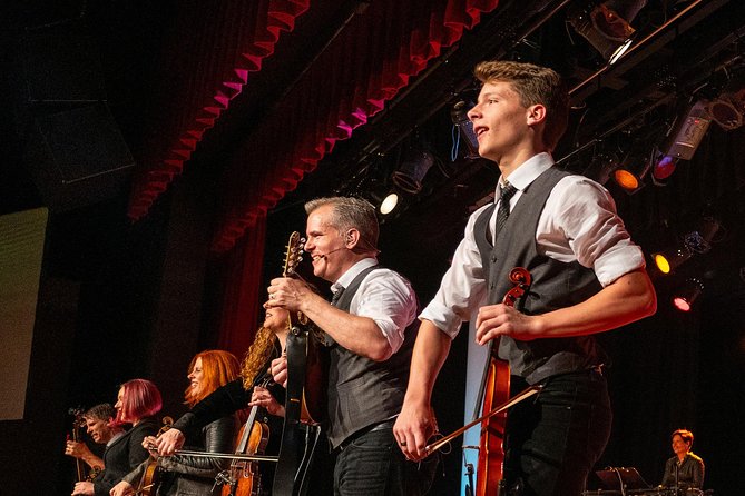 The Dutton Show at the Dutton Family Theater - How to plan your evening in Branson, pick up tickets, and settle in