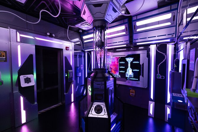 The Escape Game Brooklyn: Epic 60-Minute Adventures in City Point - Inside the room: locked door rules and the built-in “help” system
