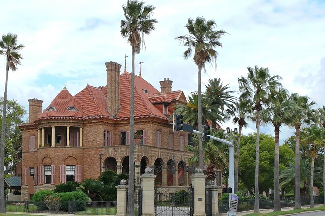 The Historic Galveston Ghost Tour - Why this Galveston ghost walk works so well after dark