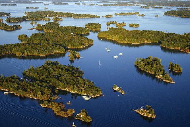 The Ultimate Heart of 1000 Islands Sightseeing Boat Tour - On-Board Guide Style and Safety: The Little Things That Make It Feel Easy