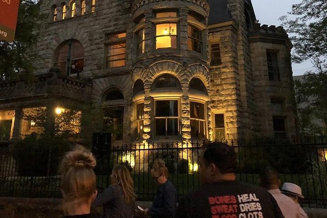Twilight Ghost Tour - The golden thread: history plus haunted lore