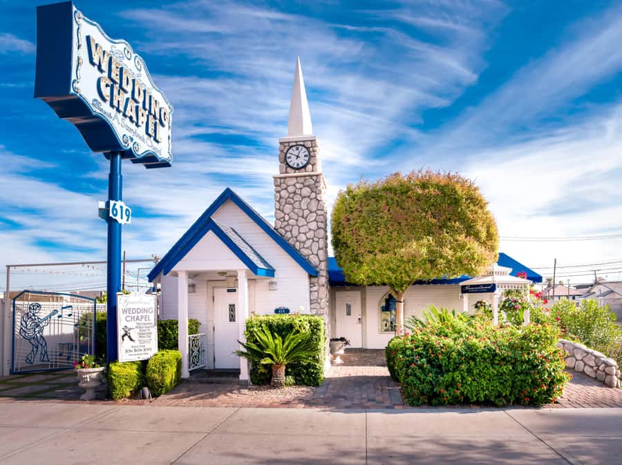 Vegas: Elvis-Themed Graceland Chapel Wedding or Vow Renewal - Should You Book This Graceland Chapel Elvis Wedding or Vow Renewal?