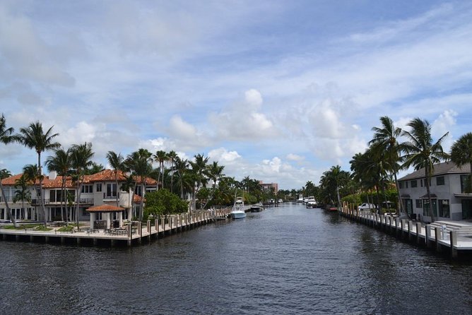 Venice of America Tour | Millionaire's Row | Complimentary Drinks - Weather, Wind, and the Small-Boat Reality on Rain or Shine