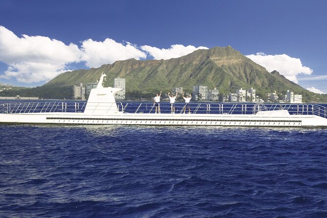 Waikiki: Atlantis Submarine Adventure - The guide and audio: live English plus options