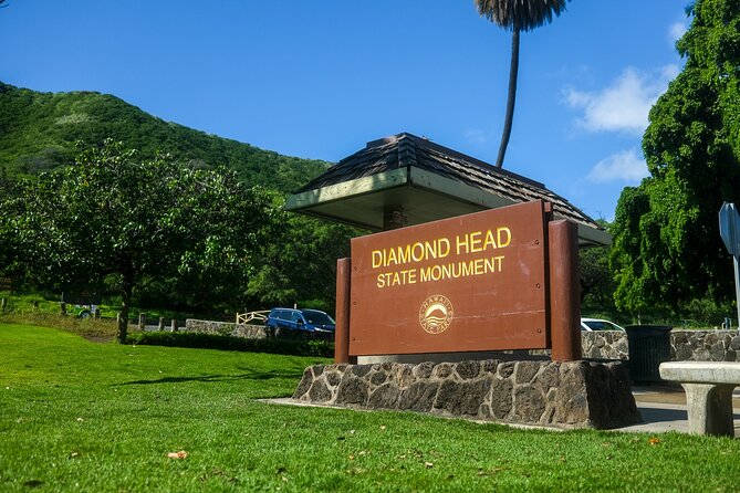 Waikiki Trolley Blue Line Coastline & Local Grindz Hop-on Hop-off - Stops 4 and 5, Rainbows Drive-In and Leonard’s Bakery