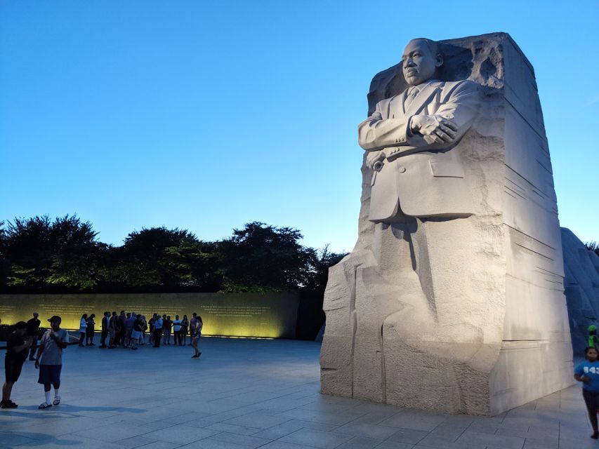 Washington DC: Bus Tour to the Highlights of the Capital - The White House stop: a short walk that hits hard