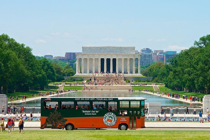 Washington DC Hop-On Hop-off Trolley Tour with 15 Stops - Stop 9 to 10: Lincoln and the Veteran Memorials, Then the Museum Row
