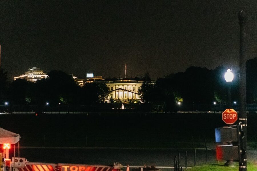 Washington DC: Monuments by Moonlight Nighttime Trolley Tour - Stop 1 on foot: FDR and Martin Luther King Jr Memorials up close