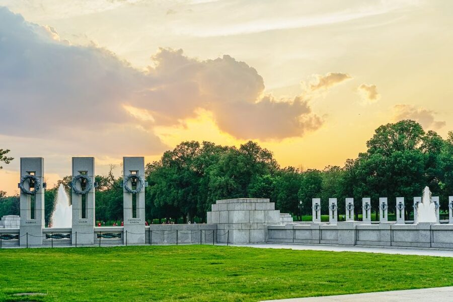 Washington DC: National Mall Night Bus Tour - Your bus choices: closed-top comfort vs convertible open-air views