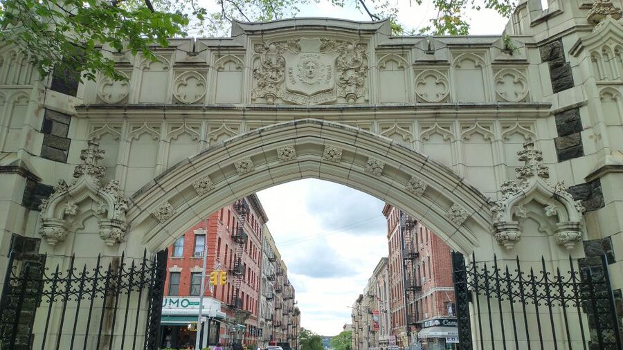 West Harlem: Gospel Church Service and Sunday Walking Tour - A Sunday Gospel Service Makes West Harlem Personal
