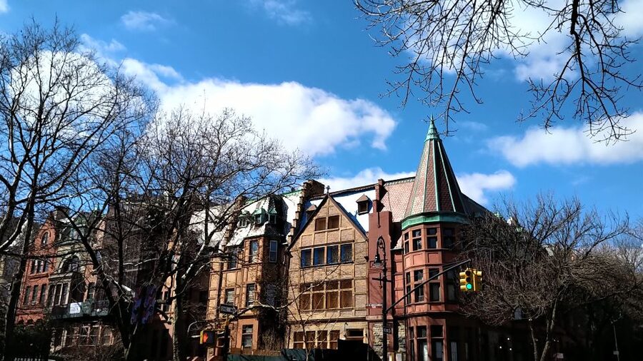West Harlem: Gospel Church Service and Sunday Walking Tour - The Turn-of-the-Century Buildings and Neighborhood Stories That Matter