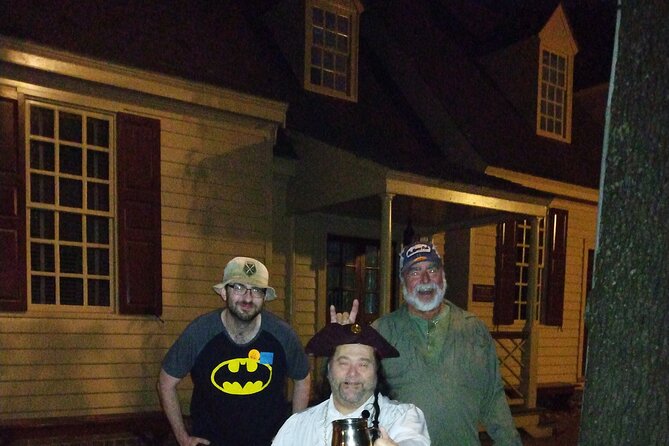 Williamsburg Ghosts, Witches and Pirates Tour - Jones Graveyard and Ida Jones: The Late-Night Haunting Finish