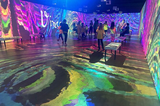 Wizard of OZ Museum tour - The cabinets-and-crowd factor, and how long to plan