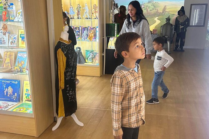 Wizard of OZ Museum tour - Light, motion, and vertigo: a practical heads-up