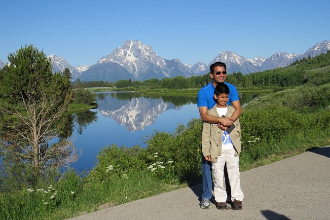 Yellowstone National Park - Full-Day Lower Loop Tour from Jackson - Fountain Paint Pot and geothermal features: color plus smell (part of the Yellowstone highlights)