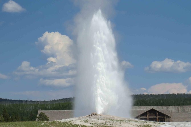 Yellowstone National Park - Full-Day Lower Loop Tour from Jackson - Old Faithful and the Lower Loop route: why this itinerary works